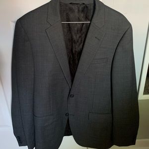 Gray men’s suit (BLAZER AND PANTS INCLUDED)
